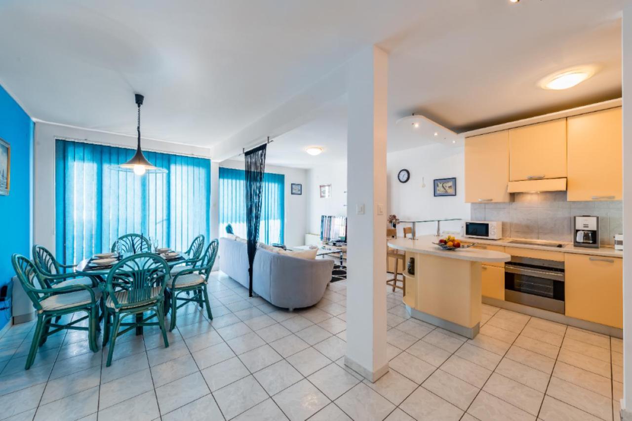 Sea View Apartment Reno W/Garage Split Ngoại thất bức ảnh