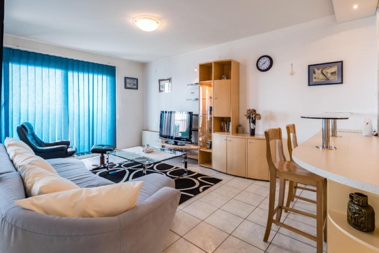 Sea View Apartment Reno W/Garage Split Ngoại thất bức ảnh