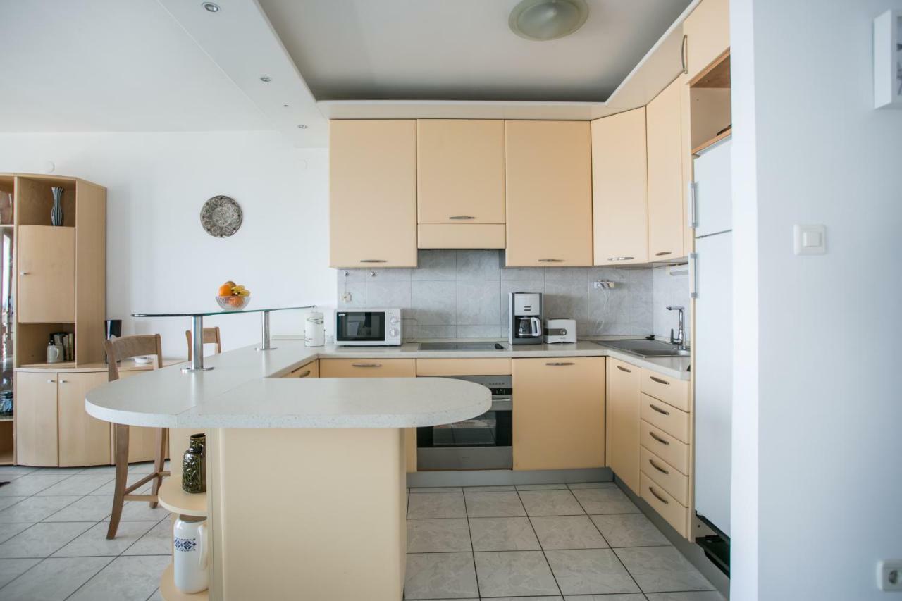 Sea View Apartment Reno W/Garage Split Ngoại thất bức ảnh