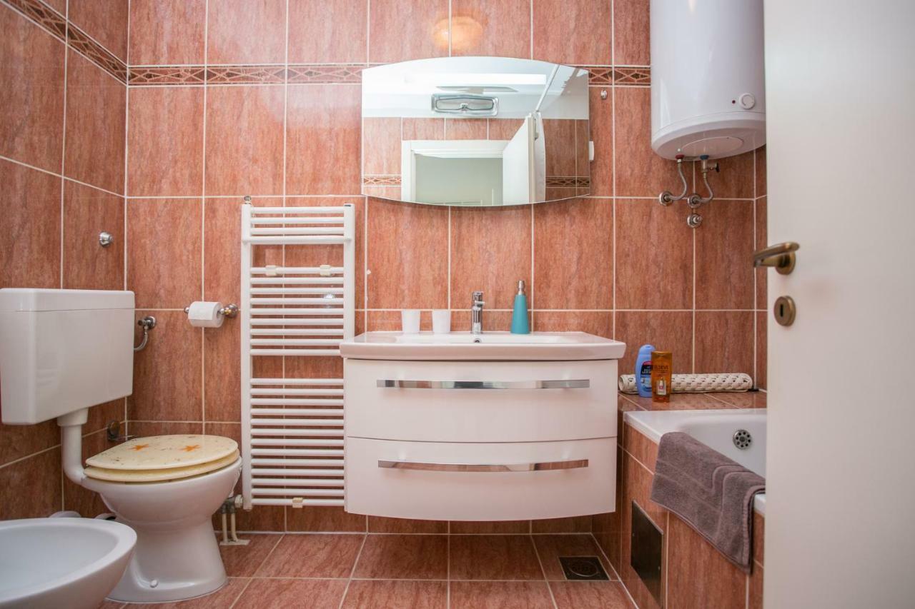 Sea View Apartment Reno W/Garage Split Ngoại thất bức ảnh